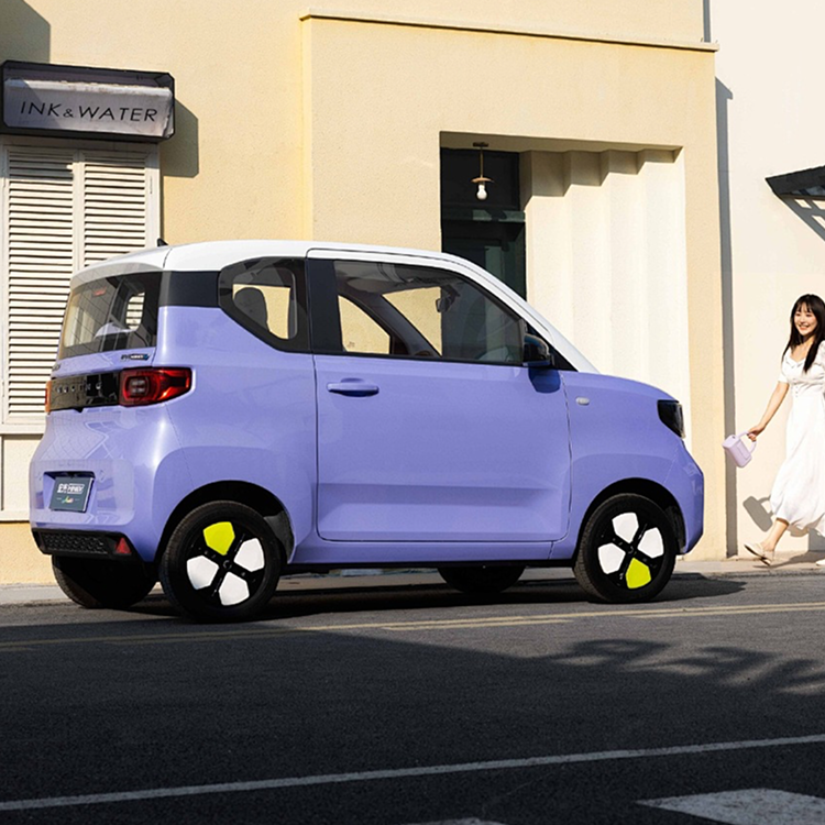 五菱宏光 MINIEV 2025款 301km 磷酸铁锂 四门版 臻享+款